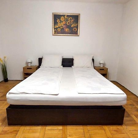 The Home Hunedoara Esterno foto